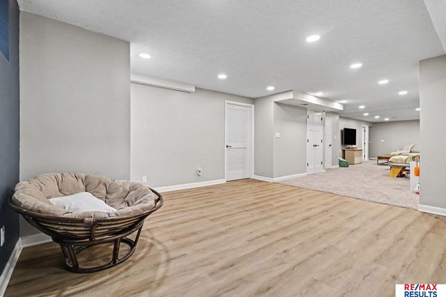 9519 Chicago Street, Omaha, NE 68114