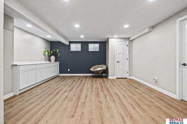 9519 Chicago Street, Omaha, NE 68114