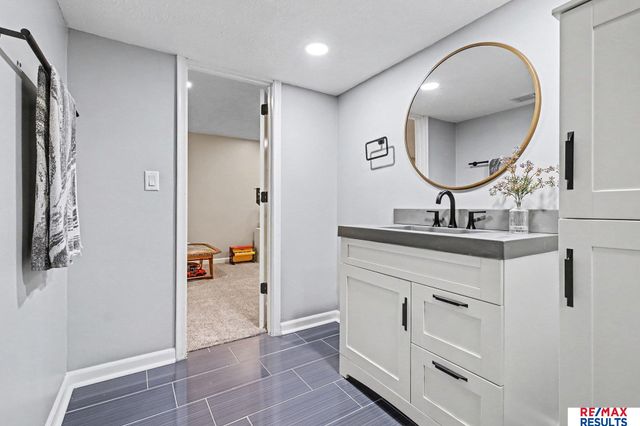 9519 Chicago Street, Omaha, NE 68114