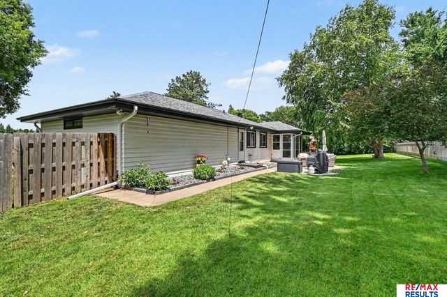 9519 Chicago Street, Omaha, NE 68114