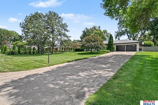 9519 Chicago Street, Omaha, NE 68114