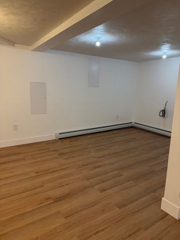 40 Craigie Ave, Haverhill, MA 01830