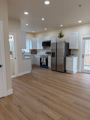 40 Craigie Ave, Haverhill, MA 01830