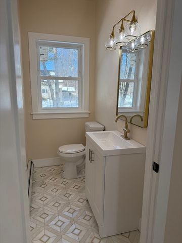 40 Craigie Ave, Haverhill, MA 01830