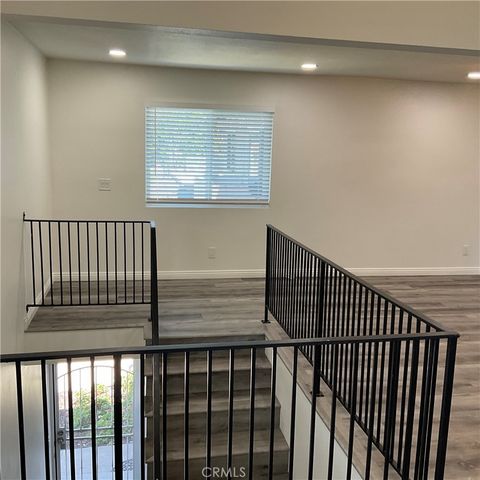 336 W La Veta Avenue D, Orange, CA 92866
