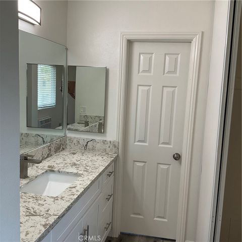 336 W La Veta Avenue D, Orange, CA 92866