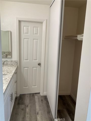 336 W La Veta Avenue D, Orange, CA 92866