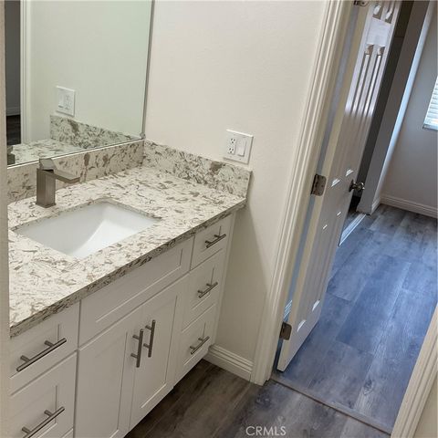 336 W La Veta Avenue D, Orange, CA 92866
