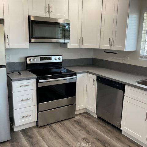 336 W La Veta Avenue D, Orange, CA 92866