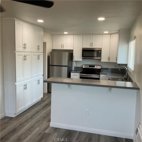 336 W La Veta Avenue D, Orange, CA 92866