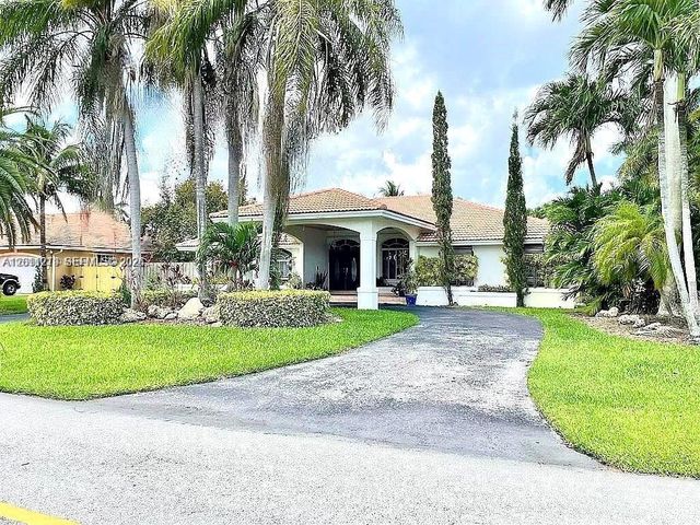 12421 SW 76th St, Miami, FL 33183