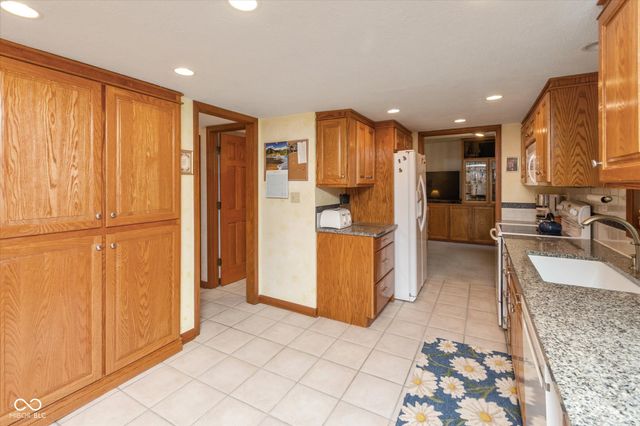 6589 Baron Court, Avon, IN 46123