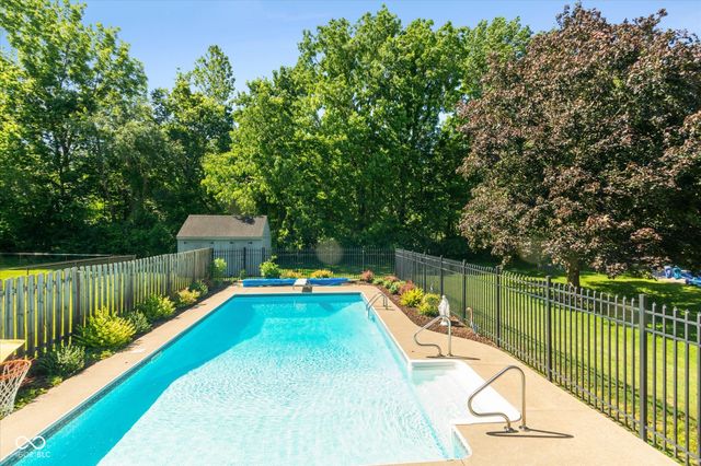 6589 Baron Court, Avon, IN 46123