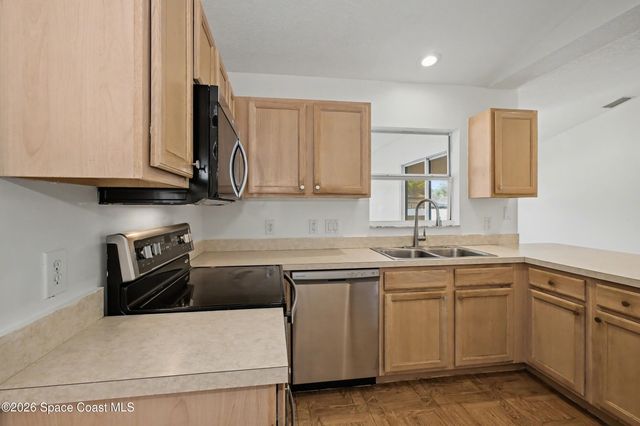 1175 Altamira Street NW, Palm Bay, FL 32907