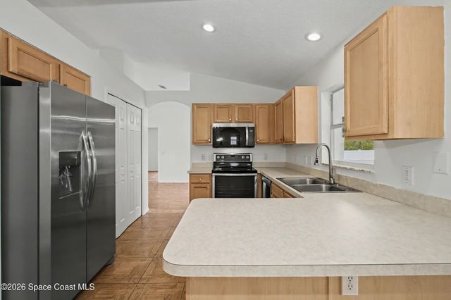 1175 Altamira Street NW, Palm Bay, FL 32907