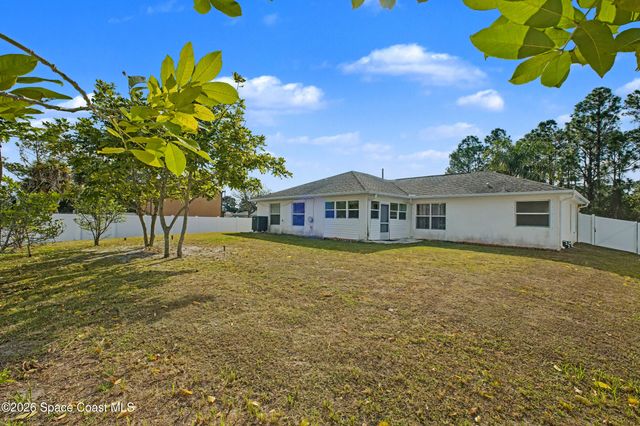 1175 Altamira Street NW, Palm Bay, FL 32907