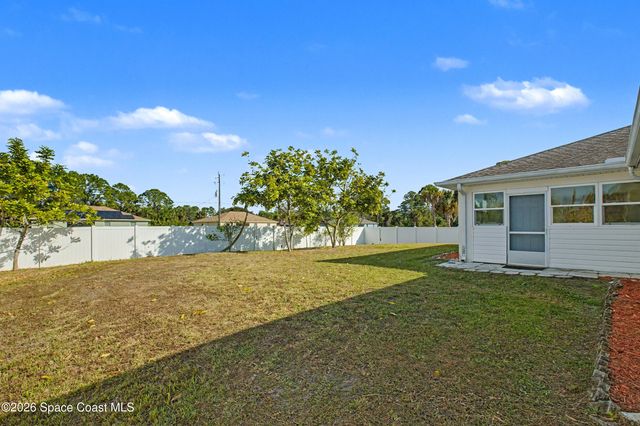 1175 Altamira Street NW, Palm Bay, FL 32907