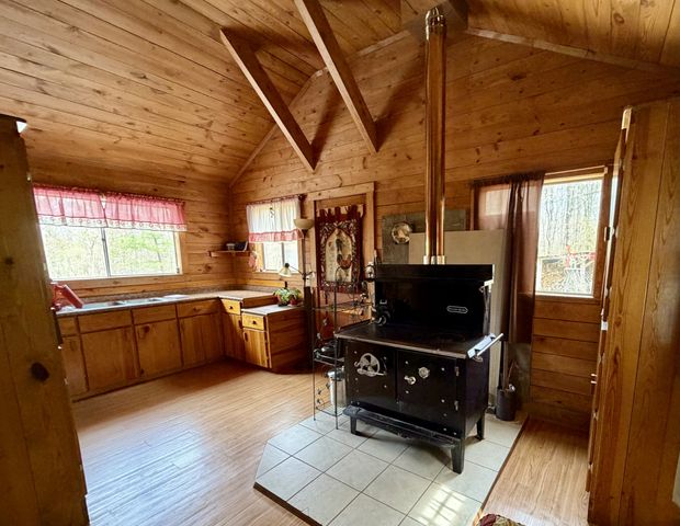 3162 Northcutts Cove Rd, Beersheba Springs, TN 37305