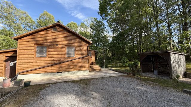 3162 Northcutts Cove Rd, Beersheba Springs, TN 37305
