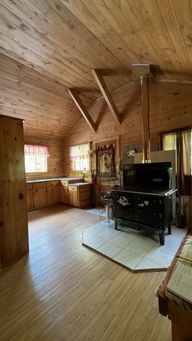 3162 Northcutts Cove Rd, Beersheba Springs, TN 37305