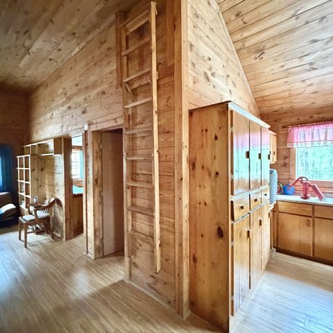 3162 Northcutts Cove Rd, Beersheba Springs, TN 37305