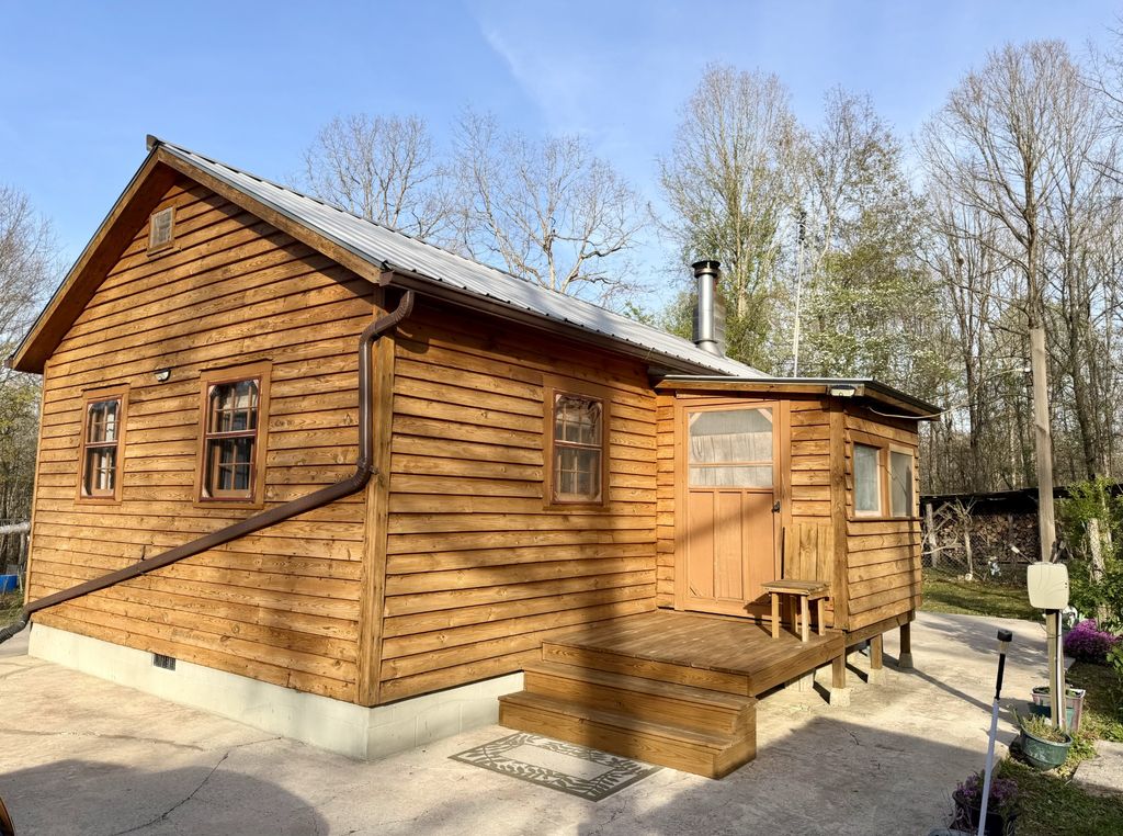 3162 Northcutts Cove Rd, Beersheba Springs, TN 37305