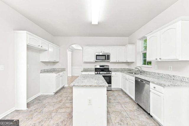 4514 Sequoia Park Trail, Snellville, GA 30039