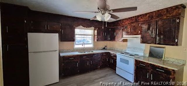 127 E Eighth Avenue, Red Springs, NC 28377