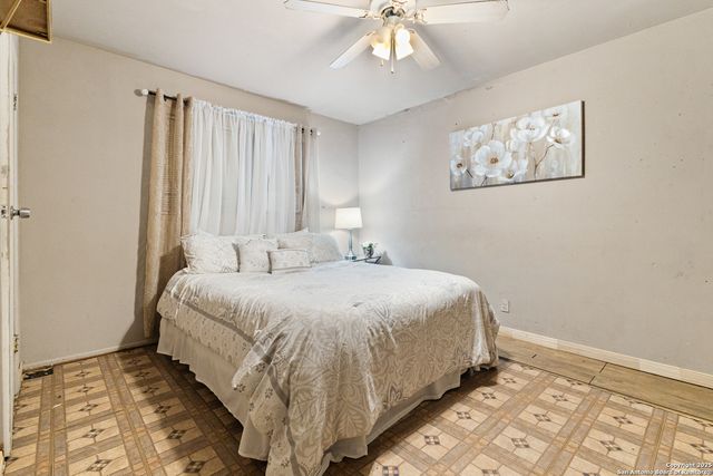 1934 Duluth Dr, San Antonio, TX 78224