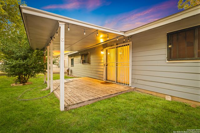 1934 Duluth Dr, San Antonio, TX 78224