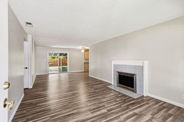 2416 McGregor Dr, Rancho Cordova, CA 95670