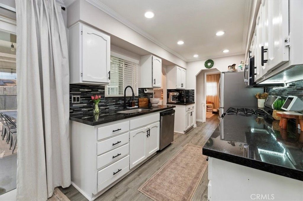 Image 13 of property listing at 9075 Delano Drive, Riverside, CA 92503