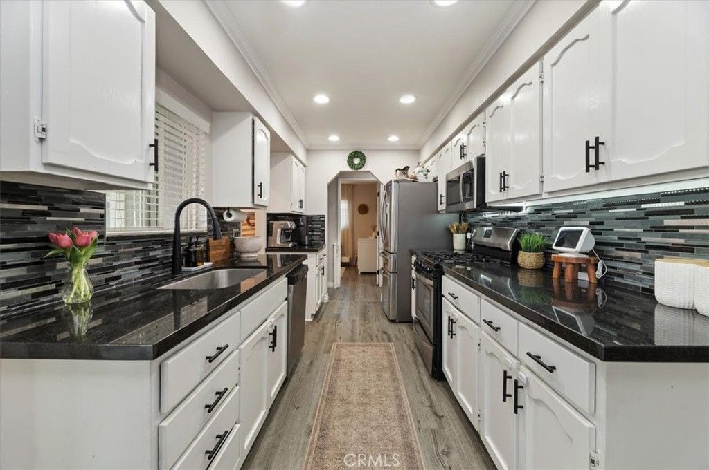 Image 14 of property listing at 9075 Delano Drive, Riverside, CA 92503