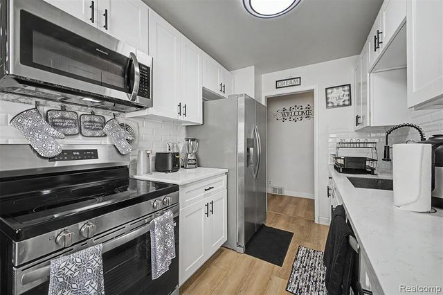 37091 Gilchrist Street, Westland, MI 48186
