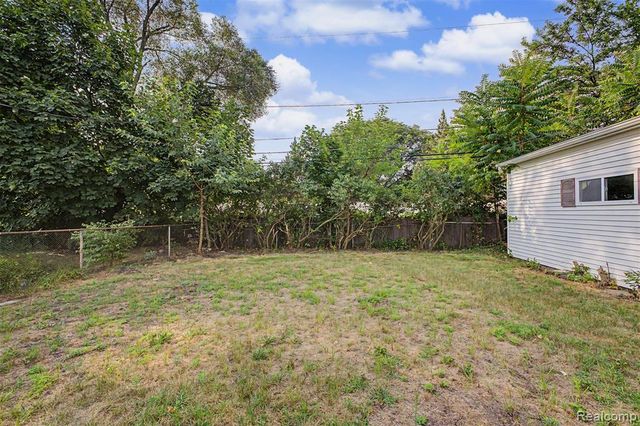 37091 Gilchrist Street, Westland, MI 48186
