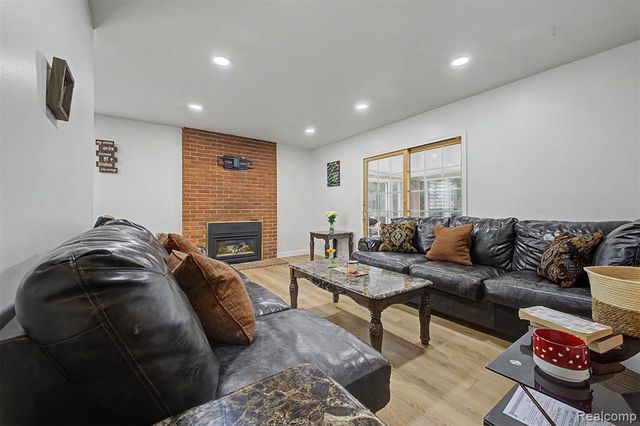 37091 Gilchrist Street, Westland, MI 48186