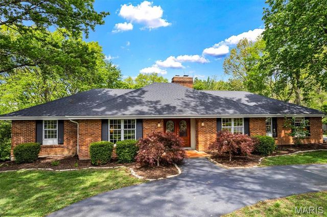 13021 Saller Drive, Sunset Hills, MO 63127
