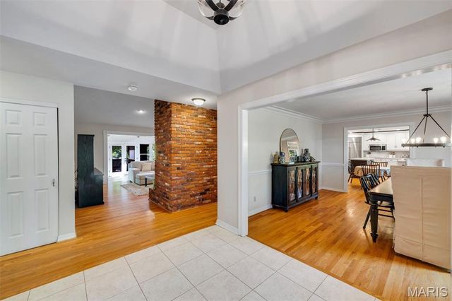 13021 Saller Drive, Sunset Hills, MO 63127