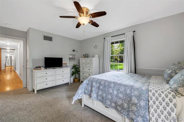 13021 Saller Drive, Sunset Hills, MO 63127