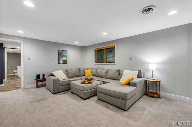 13021 Saller Drive, Sunset Hills, MO 63127