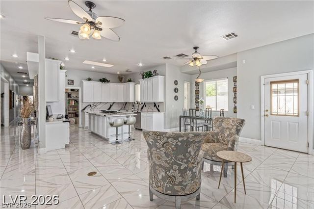 60 North Fogg Street, Las Vegas, NV 89110