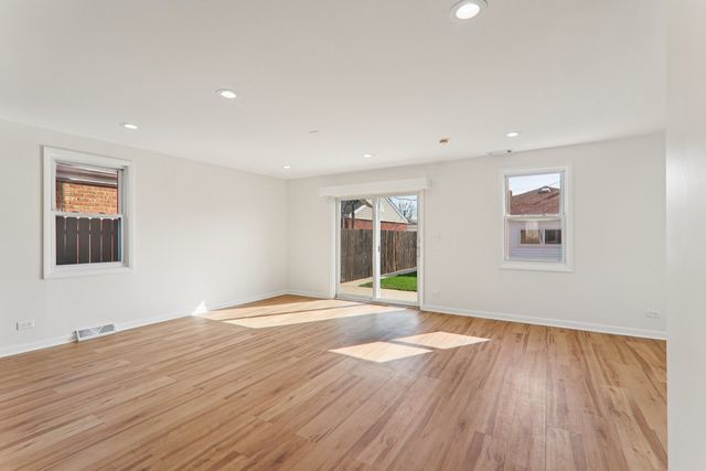 1645 N 23rd Avenue, Melrose Park, IL 60160