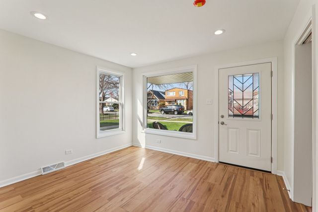 1645 N 23rd Avenue, Melrose Park, IL 60160