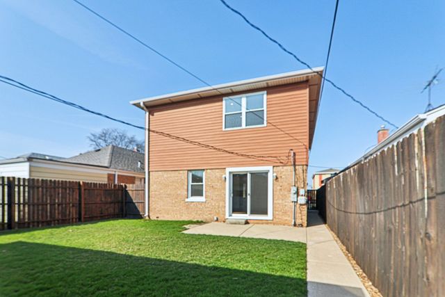 1645 N 23rd Avenue, Melrose Park, IL 60160