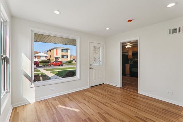 1645 N 23rd Avenue, Melrose Park, IL 60160