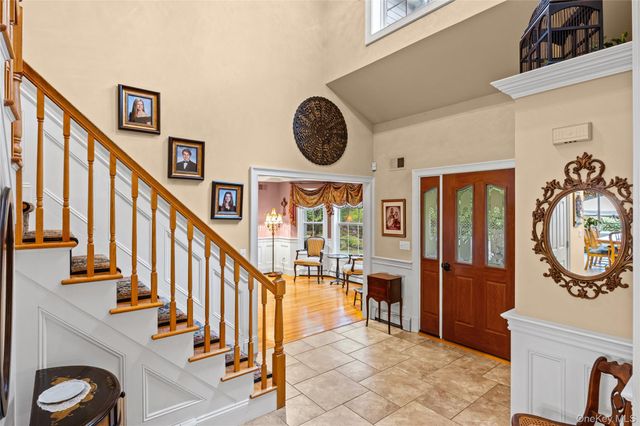 8 Frontier Trail, Manorville, NY 11949