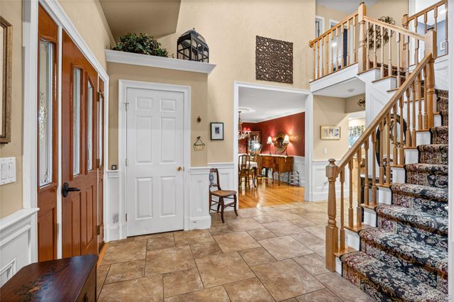8 Frontier Trail, Manorville, NY 11949