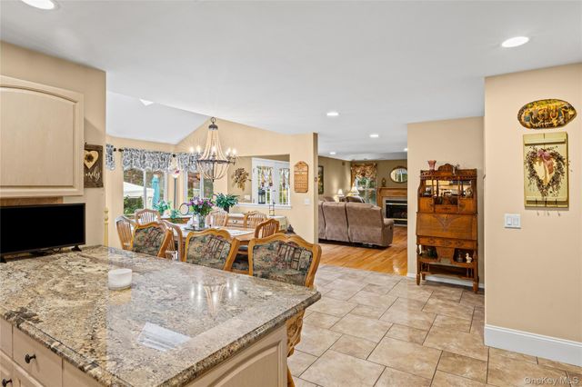 8 Frontier Trail, Manorville, NY 11949