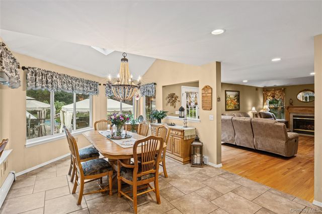 8 Frontier Trail, Manorville, NY 11949