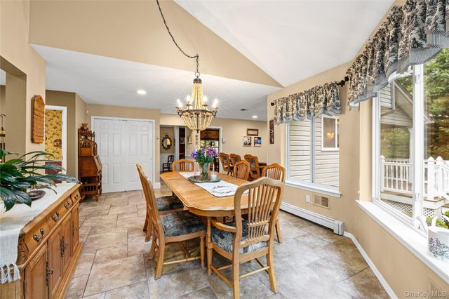 8 Frontier Trail, Manorville, NY 11949